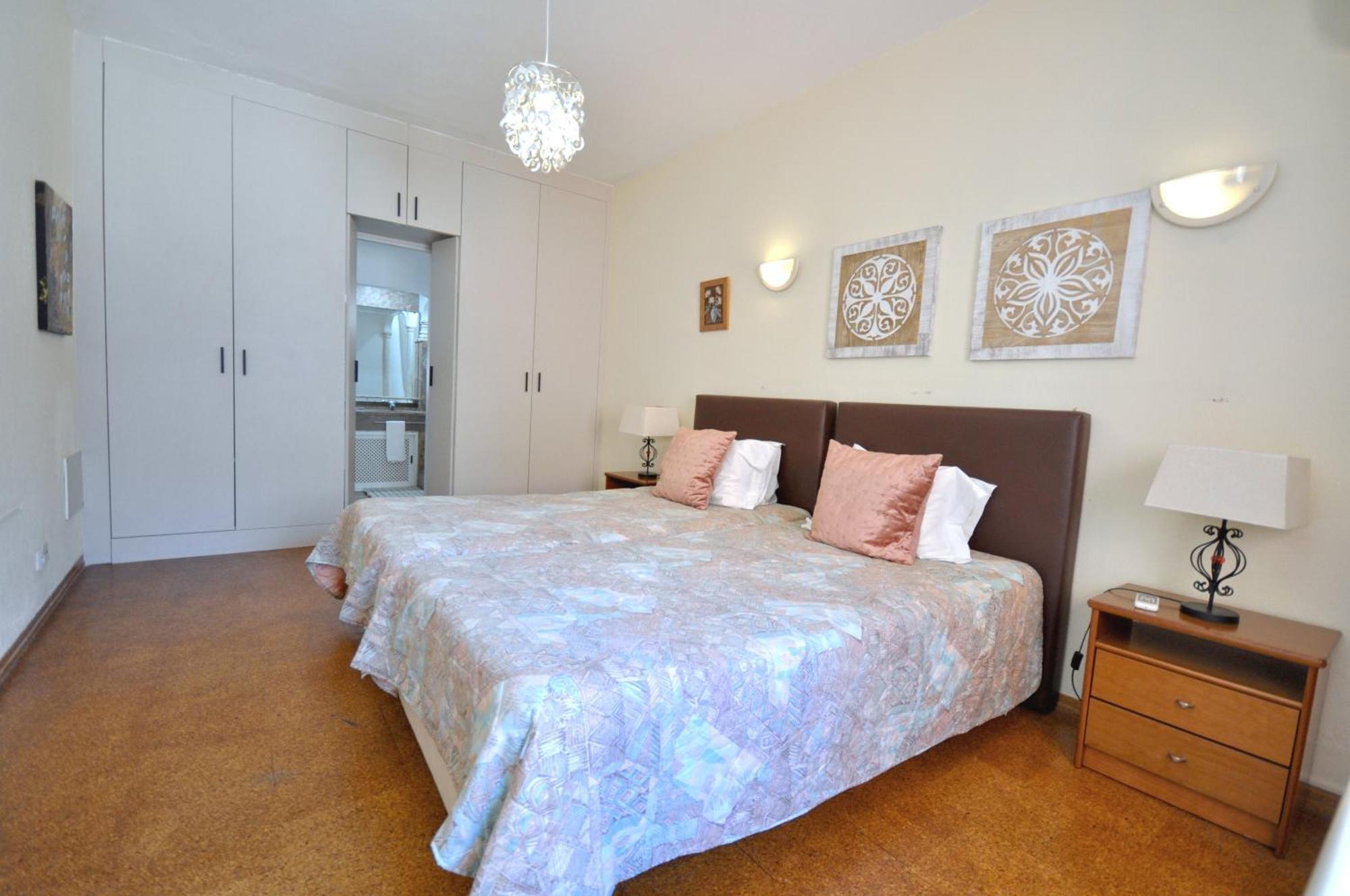 Walking Distance To The Centre - Snooker Table - Private Pool - 5 Bedrooms กัวเตย์รา ภายนอก รูปภาพ